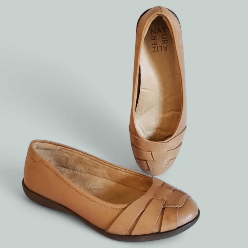 NWOT Naturalizer 7.5 Quiet Luxury Modern Contemporary Neutral Balletcore Flats - Picture 11 of 12